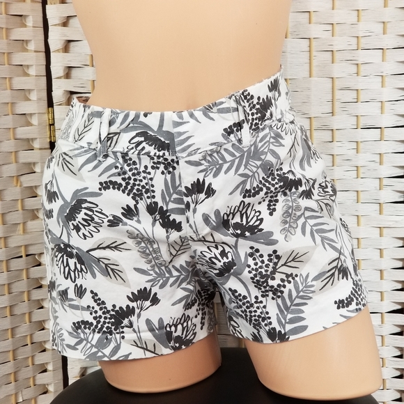 Old Navy Lot Of 2 Pixie Shorts Size 2 - Picture 2 of 12